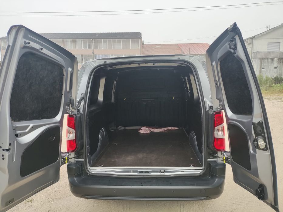 Carrinha Opel Combo 2023