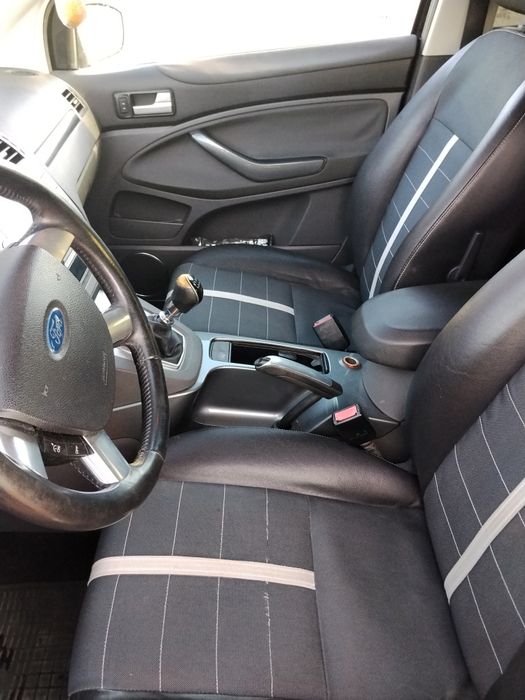 Ford.  Kuga 2009