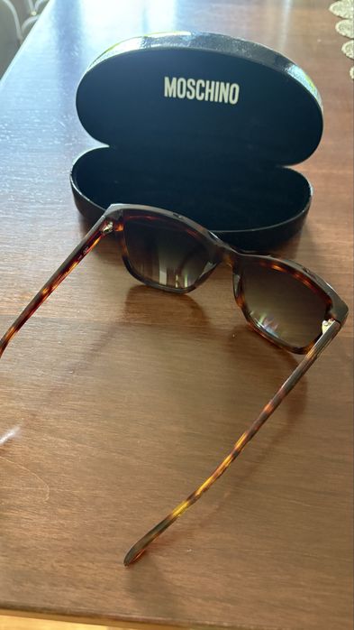 Okulary przeciwsłoneczne Moschino