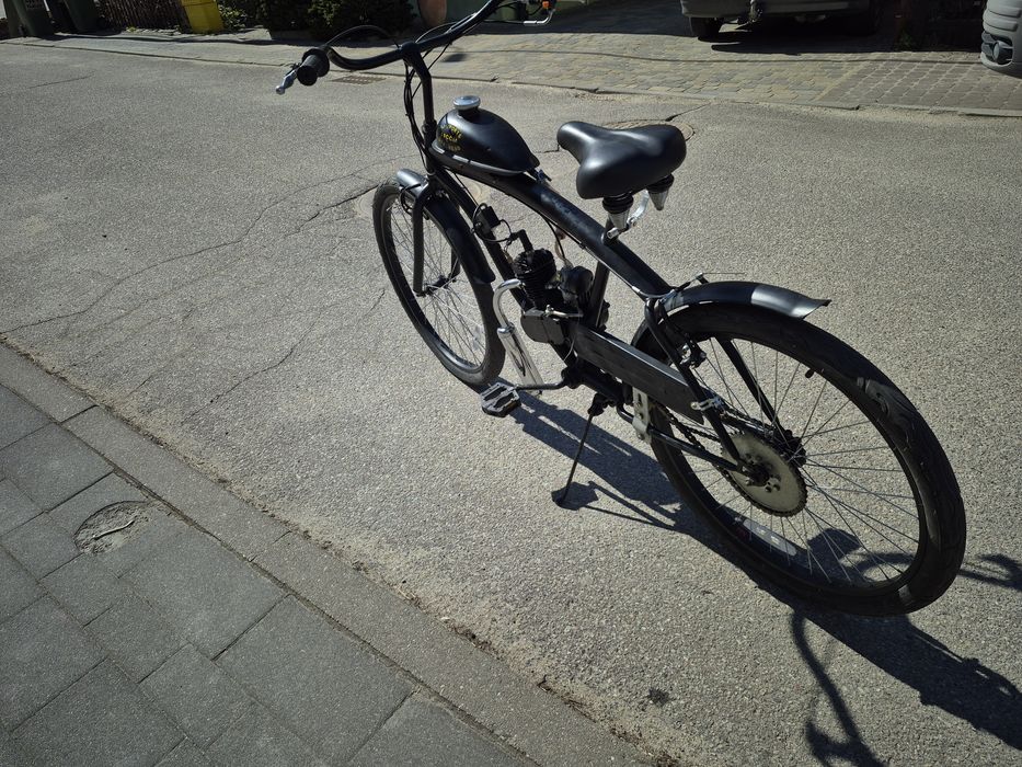 Rower z silnikiem spalinowym 50cc – cruiser mały przebieg