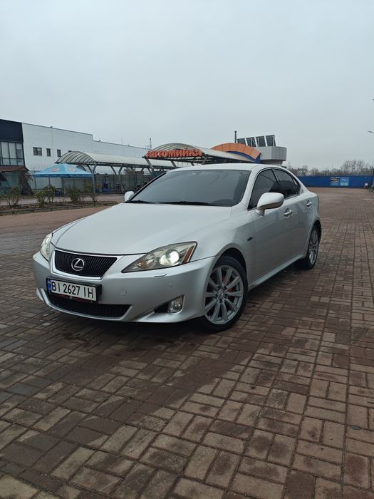 Обслужене авто,з нещодавнього зроблено форсунки, турбіну,новий радіатор,помпа,всі ролики та ремінь,листи обслуговування надам при огляді
Гума в коло зимова
Єгр заглушений і відшитий,стейдж 1
Максимальна комплектація(аудіо система Марк Левінсон,клімат,бесключовий доступ,пам'ять сидінь на водія і пасажира,авто світло,підігрів та вентиляція сидінь,омивач фар і тд.
Страховка присутня,власник, Полтава,торг