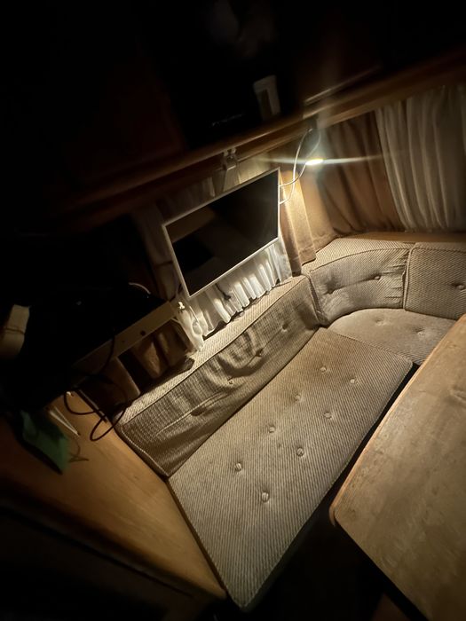 Кемпер кемпінг будинок на колесах автодім