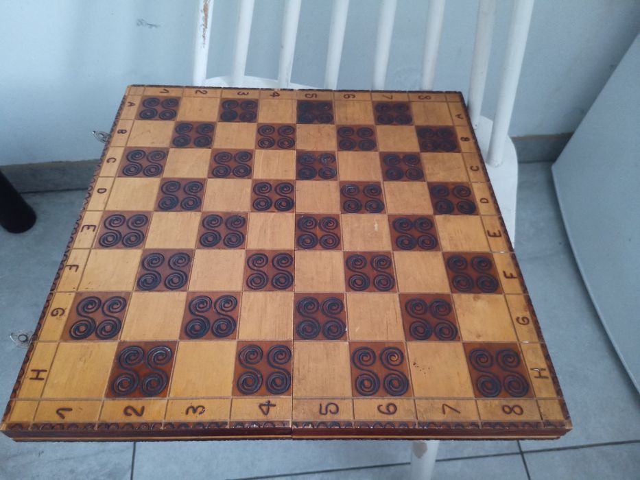 Szachy stare drewniane duże