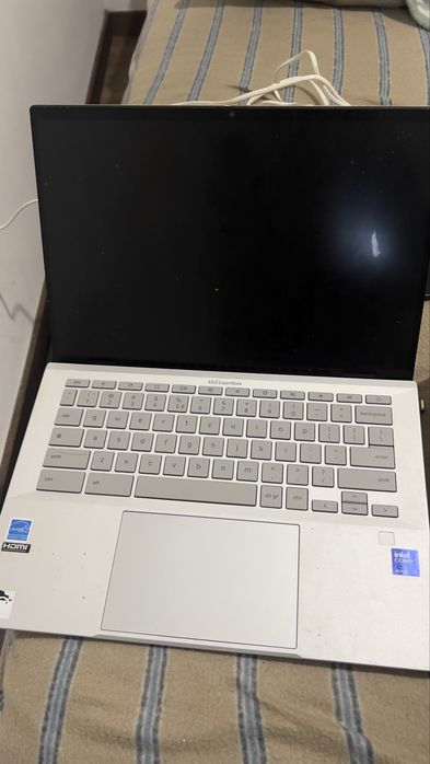 ASUS Chromebook Plus CB5403CMA-QM0984 – Como Novo
