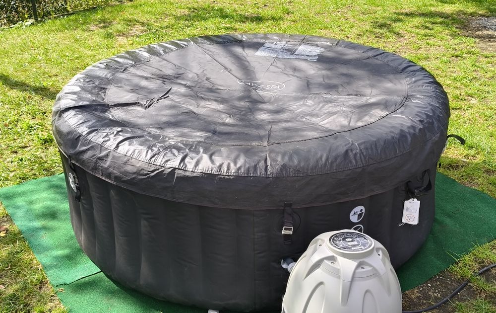 Niecka  Jacuzzi LAY-Z-SPA Miami