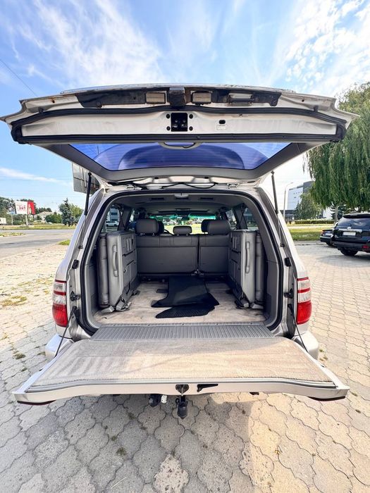 Toyota Land Cruiser 100