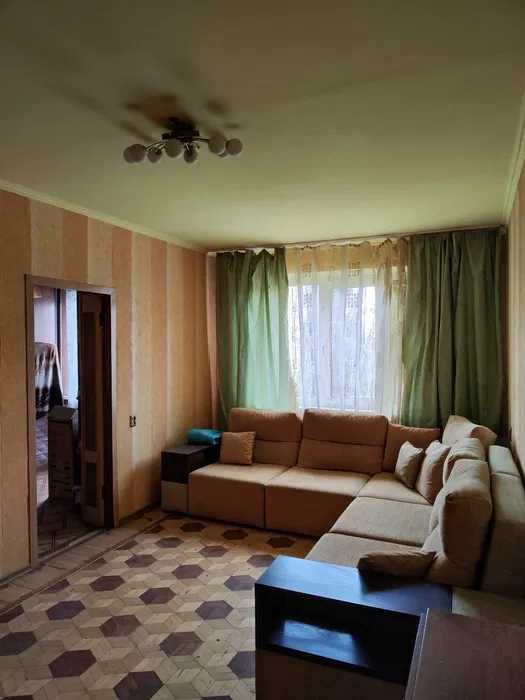 90110. Продається простора 4 кім квартира біля метро Салтівська