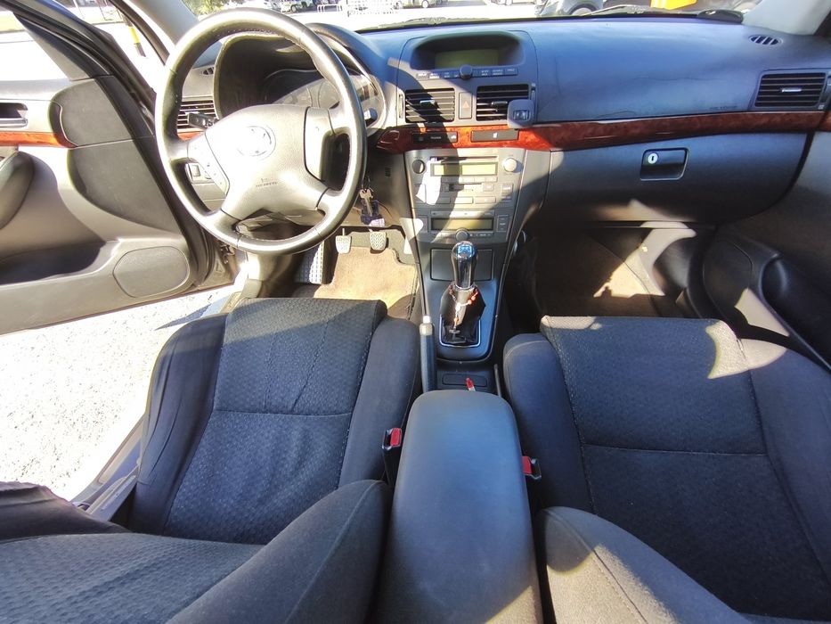 Toyota Avensis Wagon 2.0 D-4D (2004)