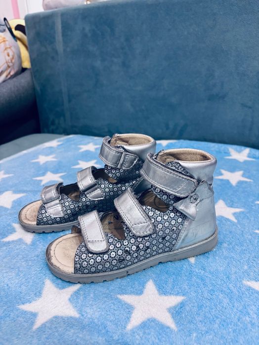 Sandały skórzane dla dziewczynki, rozmiar 27, Bartek