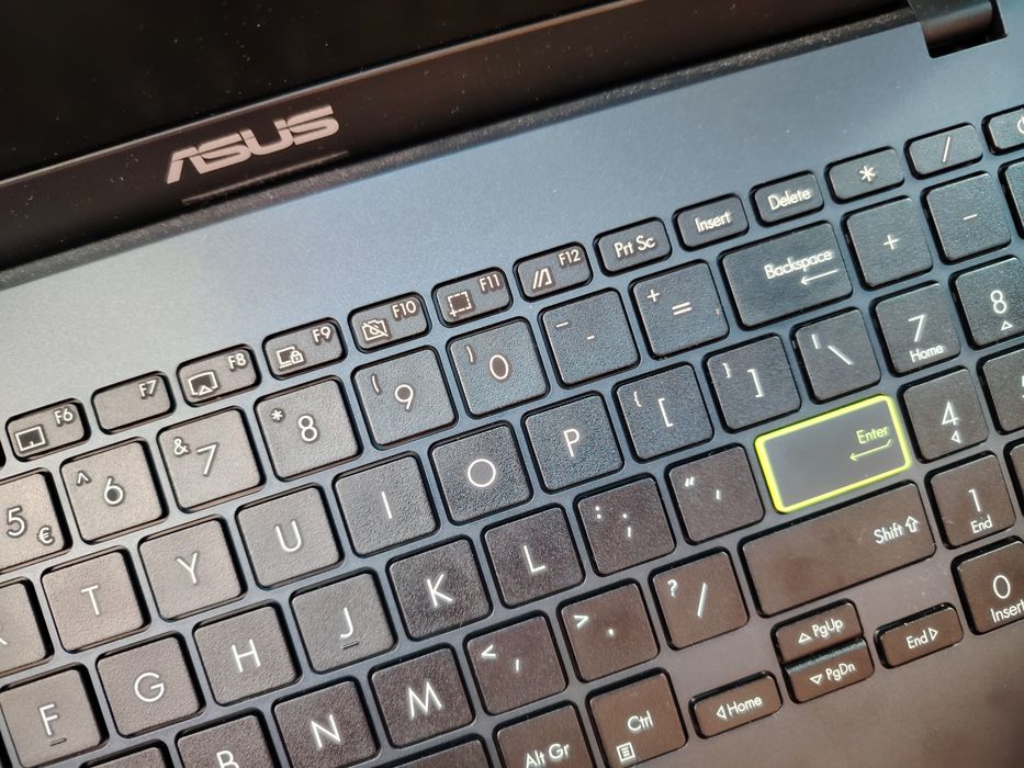 Laptop Vivobook +podstawka