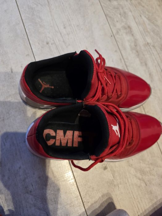 Buty Sneakersy Air Jordan 11 low CMFT czerwone