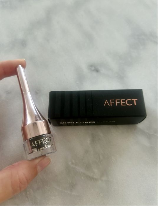 Affect Simple Lines Gel Eyeliner w żelu z pędzelkiem czarny black