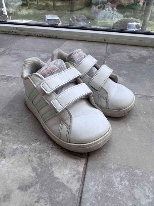 Кросівки Adidas на липучках