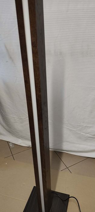 Lampa podłogowa led