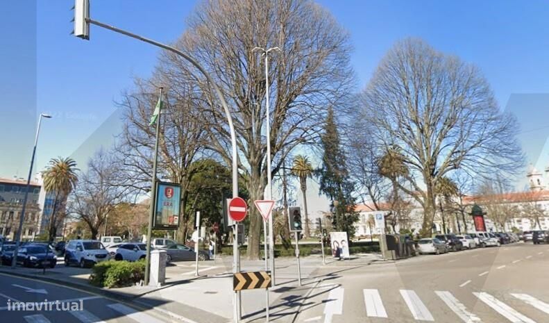 Escritório em transformação para T1 na Praça da República, Baixa d