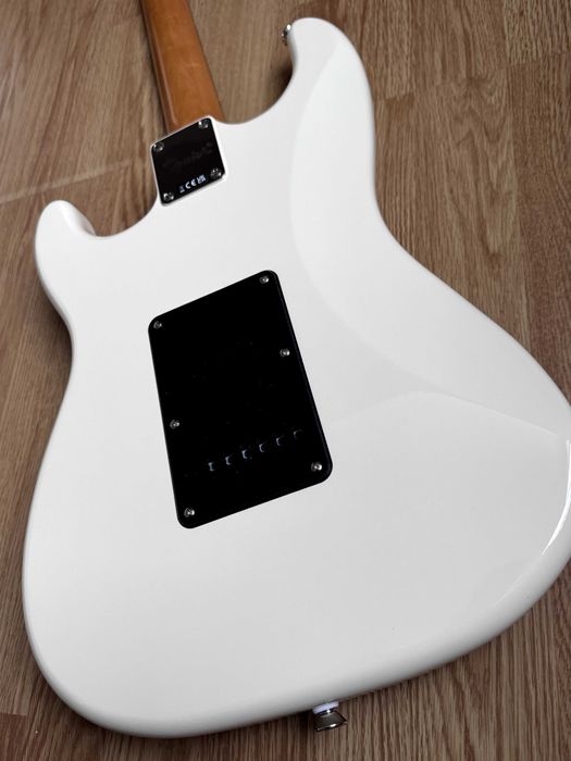 Новий Squier Classic Vibe Stratocaster '60s Olympic White, Індонезія