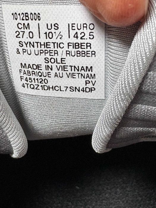 Розмір 41-41,5 Кросівки ASICS Novablast Piedmont Grey/Black оригінал