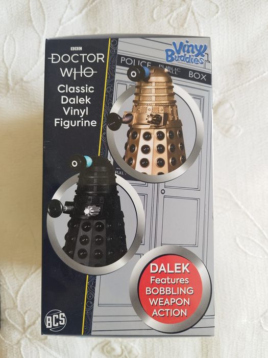 Figura colecionável "Doctor Who Vinyl Buddies" de um Dalek clássico