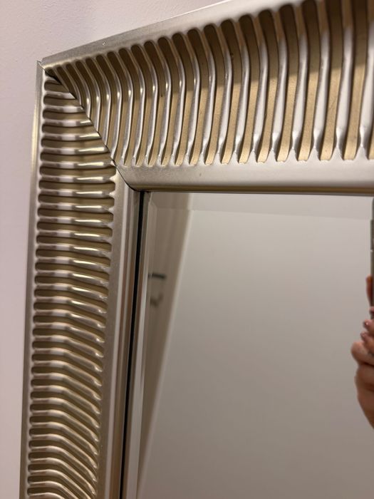 Duże lustro z ramką Ikea