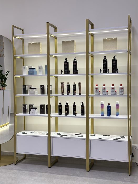 Продаж меблів для магазину / салону (стелажі, ресепшн, дзеркала)