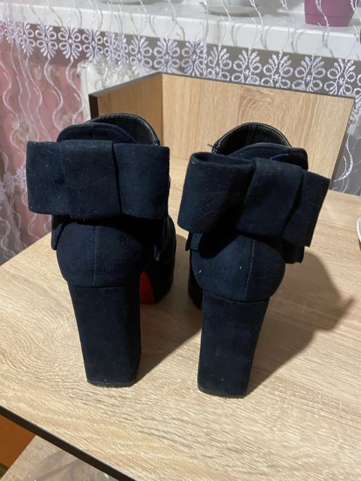 Лабутени 37 розмір