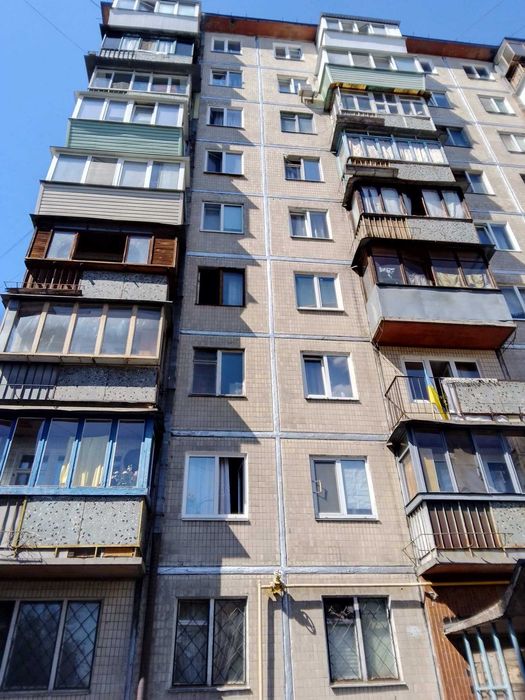 БЕЗ % продам окрему 3-кімнатну квартиру на Соборності (Возз'єднання).