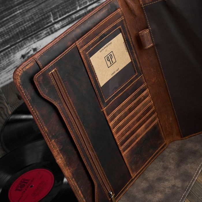 Skórzany brązowy biwuar A4 organizer Paolo Peruzzi T-43-HBR