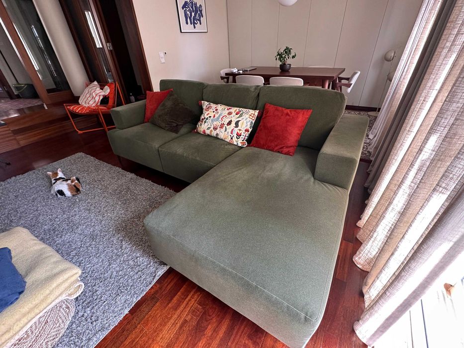 Sofá verde como novo, chaise longue, tecido anti-gato