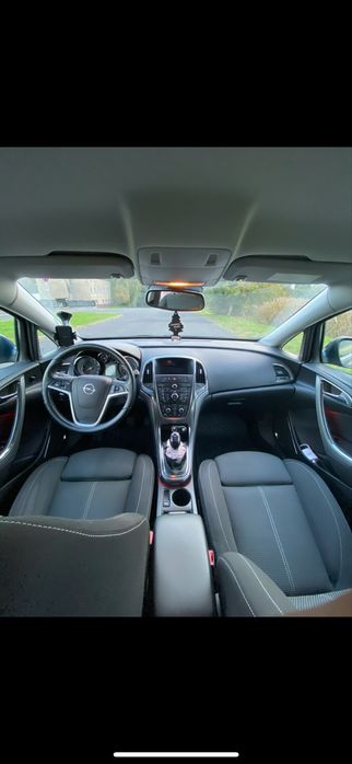 Opel Astra J 1.4 turbo wyposażenie COSMO