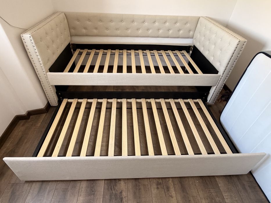 Sofa que desdobra se em 2 camas