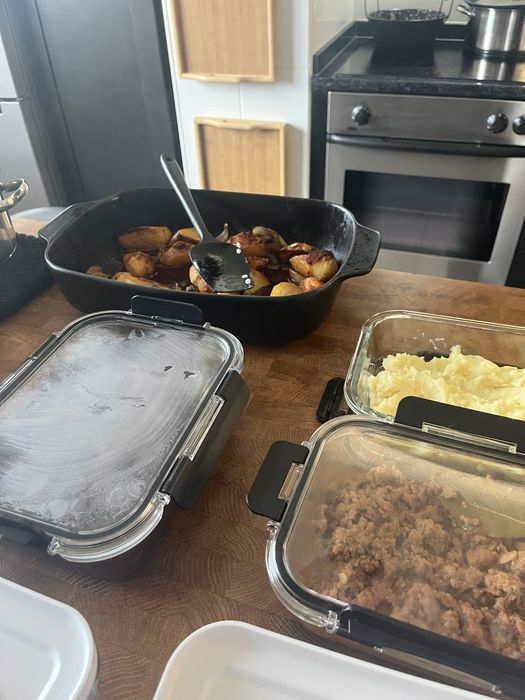 Faco comida para fora ou em sua casa