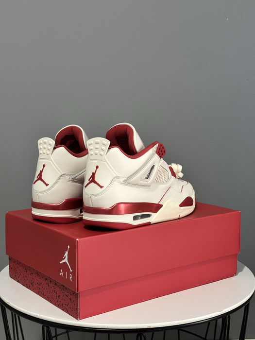 Air Jordan 4 Retro "Valentine's Day"