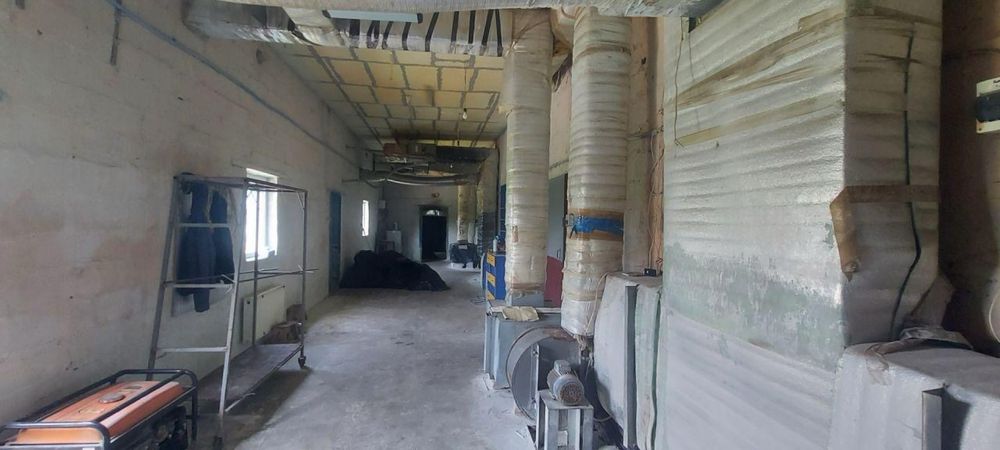 Продаж КОМЕРЦІЯ    900  м²