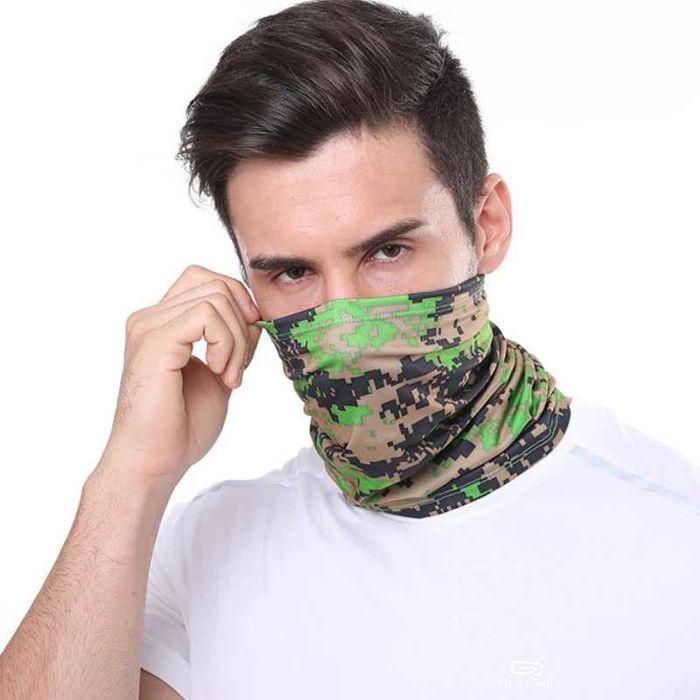 Máscara facial verde tropa