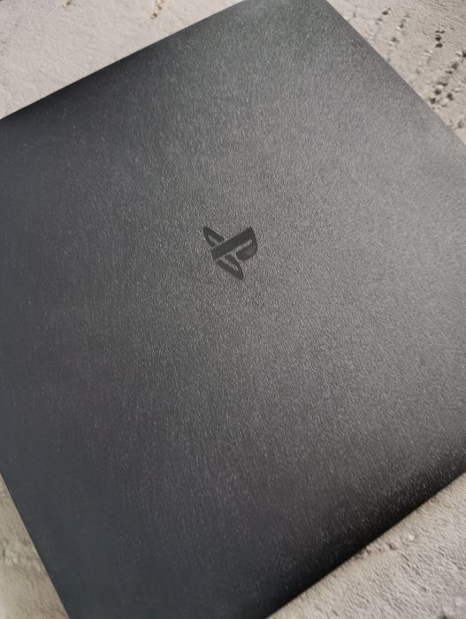 Konsola ps4 + kabel zasilający