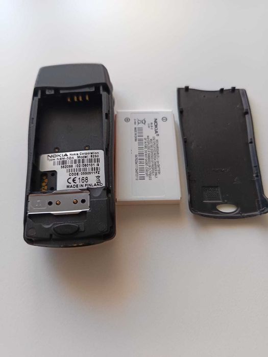 Nokia 8250 - Original recondicionado (Preto)