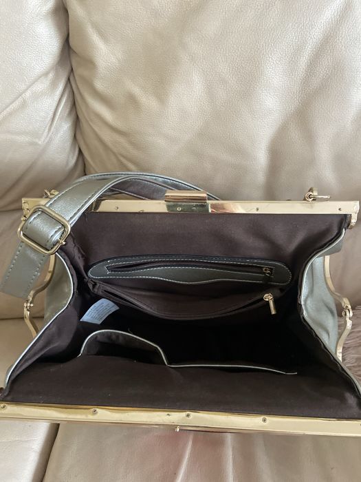 Гарна лакова сумка