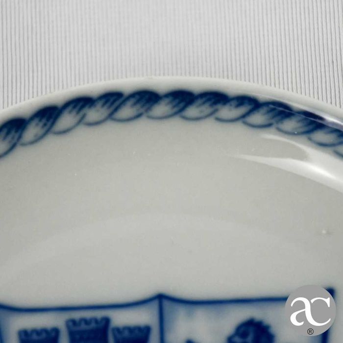 Prato em porcelana Vista Alegre, brasão de armas de Cristóvão Colombo