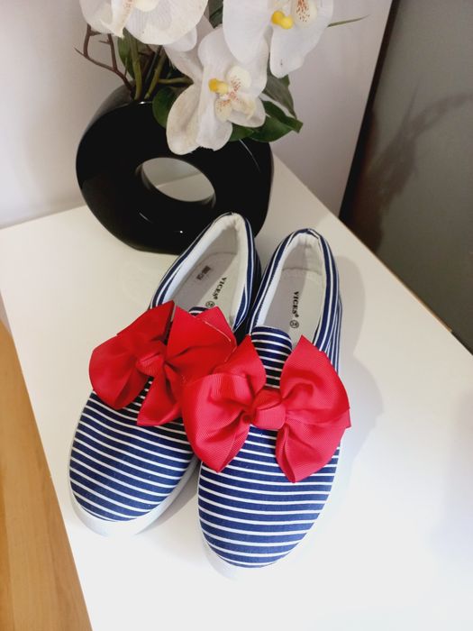 Nowe Trampki wsuwane marynarskie modne 38