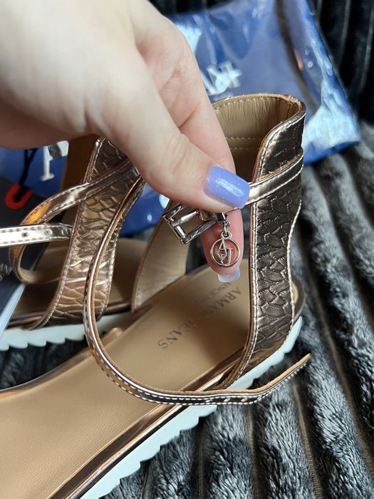 Босоніжки.Сандалі.Armani Jeans.