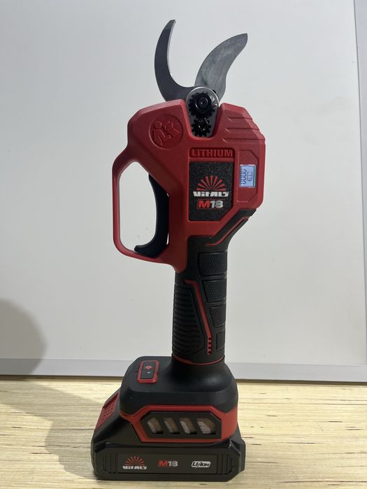 Секатор акумуляторний Vitals Master AG 1830cdk BL Kit/ 30 мм/Гарантія