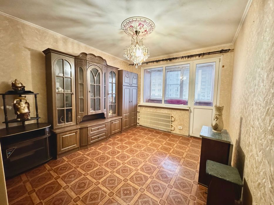 Продам 1к улучшенку, Роганский жил массив, возле Класса.