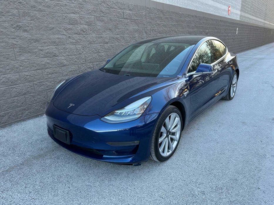 Tesla Model 3      2019