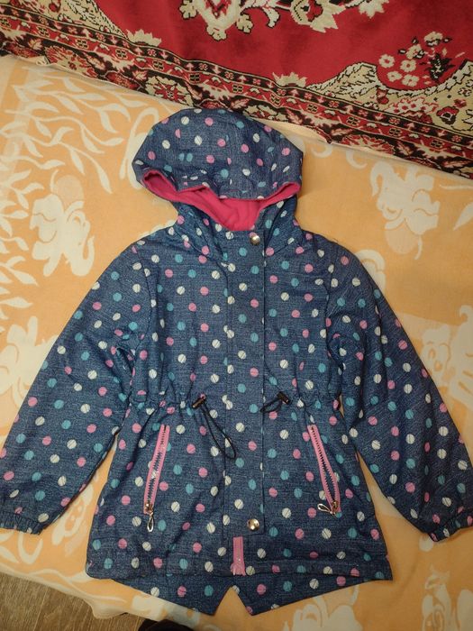 Демісезонна курточка для дівчинки