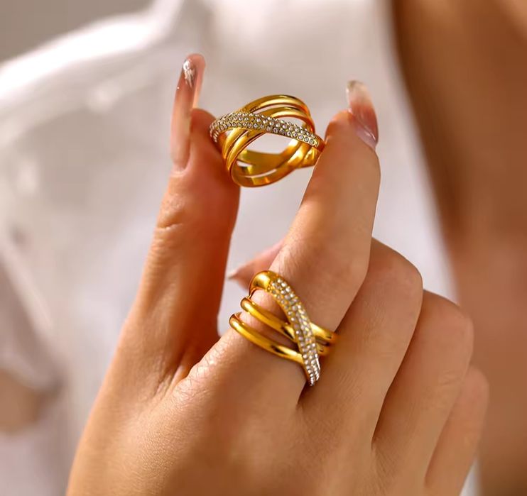 Anel em ouro cubano com brilhantes