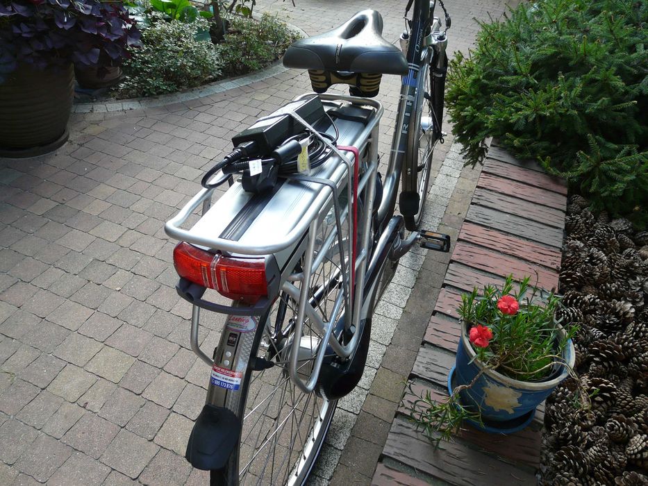 Rower elektryczny RIH  Omega 28"/48 holender,manetka,nożny