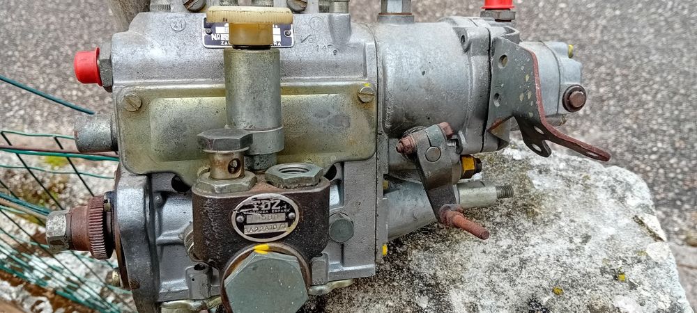 Bomba injectora Mercedes