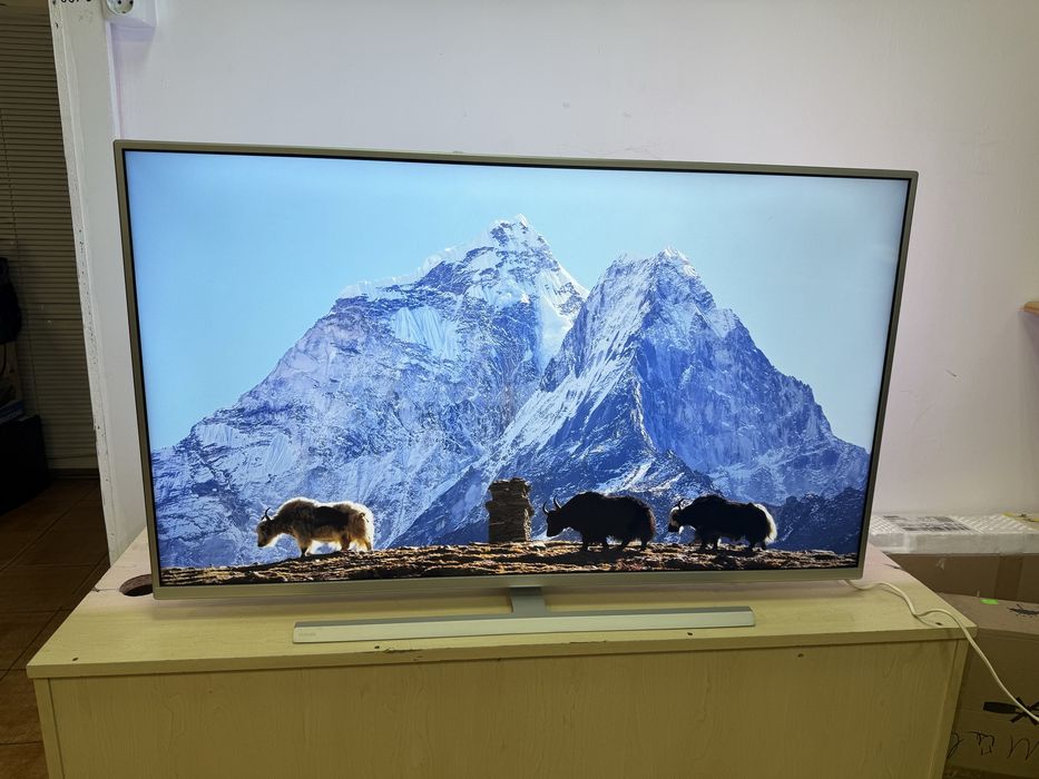 Philips 43” 4K Smart TV Ambilight білий стильний дизайн