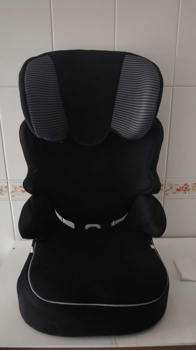Cadeira de carro para criança (15–36 kg)