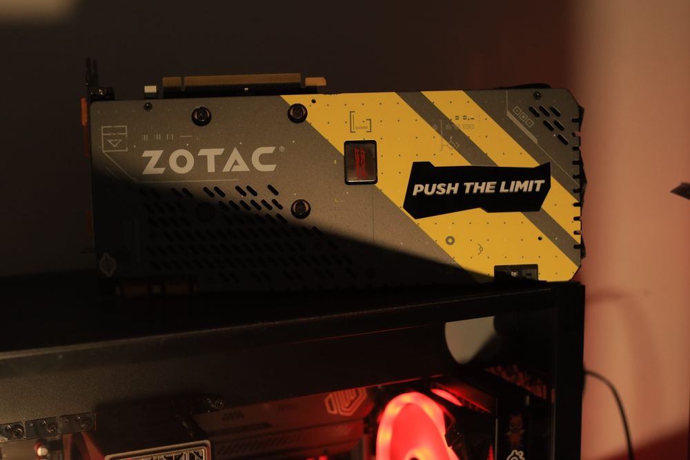 Graphics Card - Nvidia ZOTAC GTX 1080 EXTREME AMP!64750932233730124